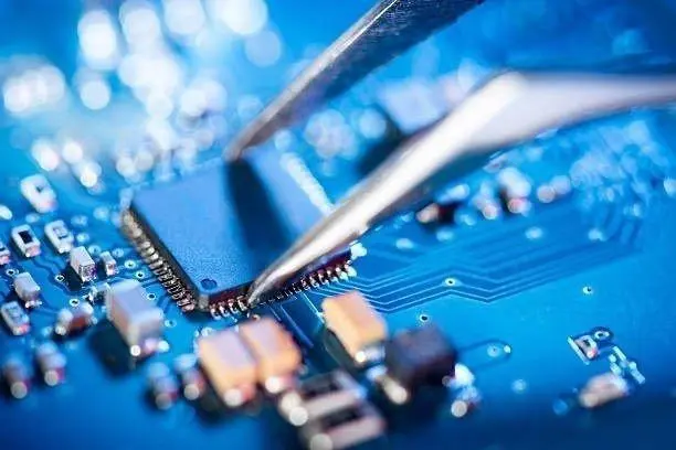 市場預(yù)估Q4內(nèi)存DRAM降價15％左右，DDR5價格更接近DDR4