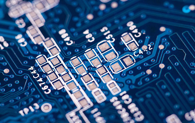 收購 Kinetic：USB 數(shù)據(jù)線保護、無線電源接收器、LCD 偏壓電源 IC
