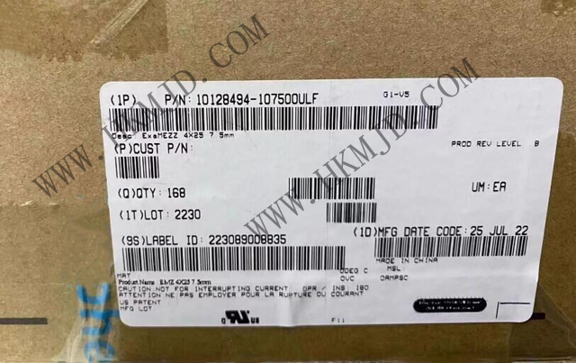 安費諾 10128494-107500ULF ExaMEZZ? 夾層式連接器，引領高速連接新時代